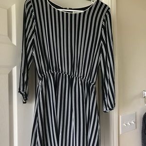 Back and white 3/4 sleeve